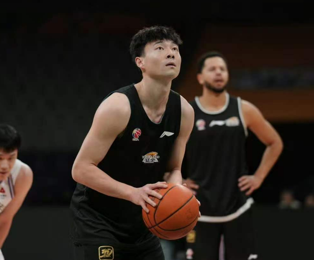 开云体育下载-辽宁男篮9分完胜!乌戈拿到2连胜,李晓旭爆发,俞泽辰12分